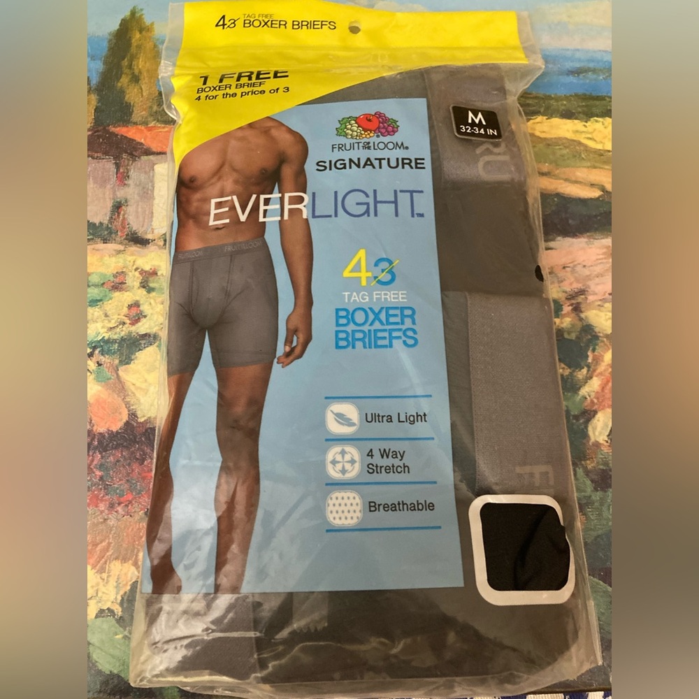 New Fruit of the Loom 4-Pack Everlight
Boxer Briefs Breathable Nylon/Spandex Med